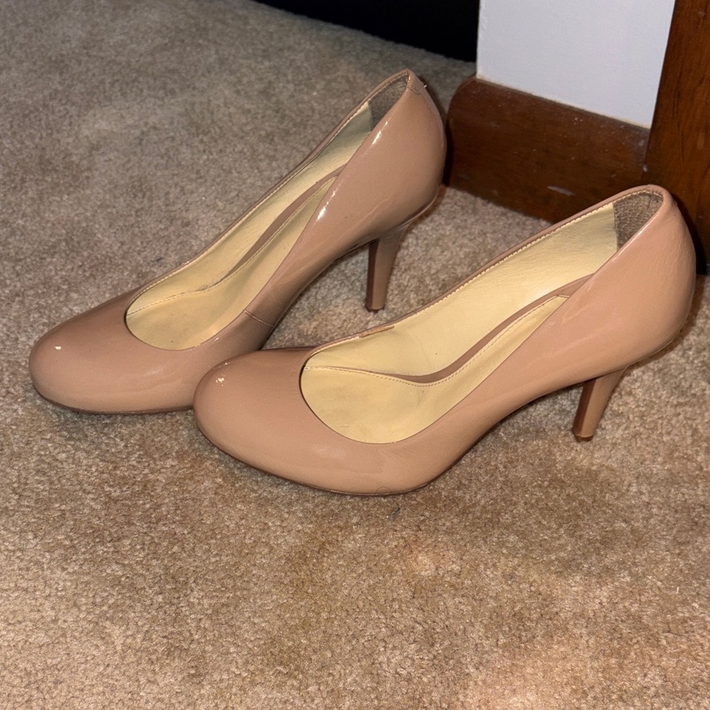 Gianni Bini Nude Pumps